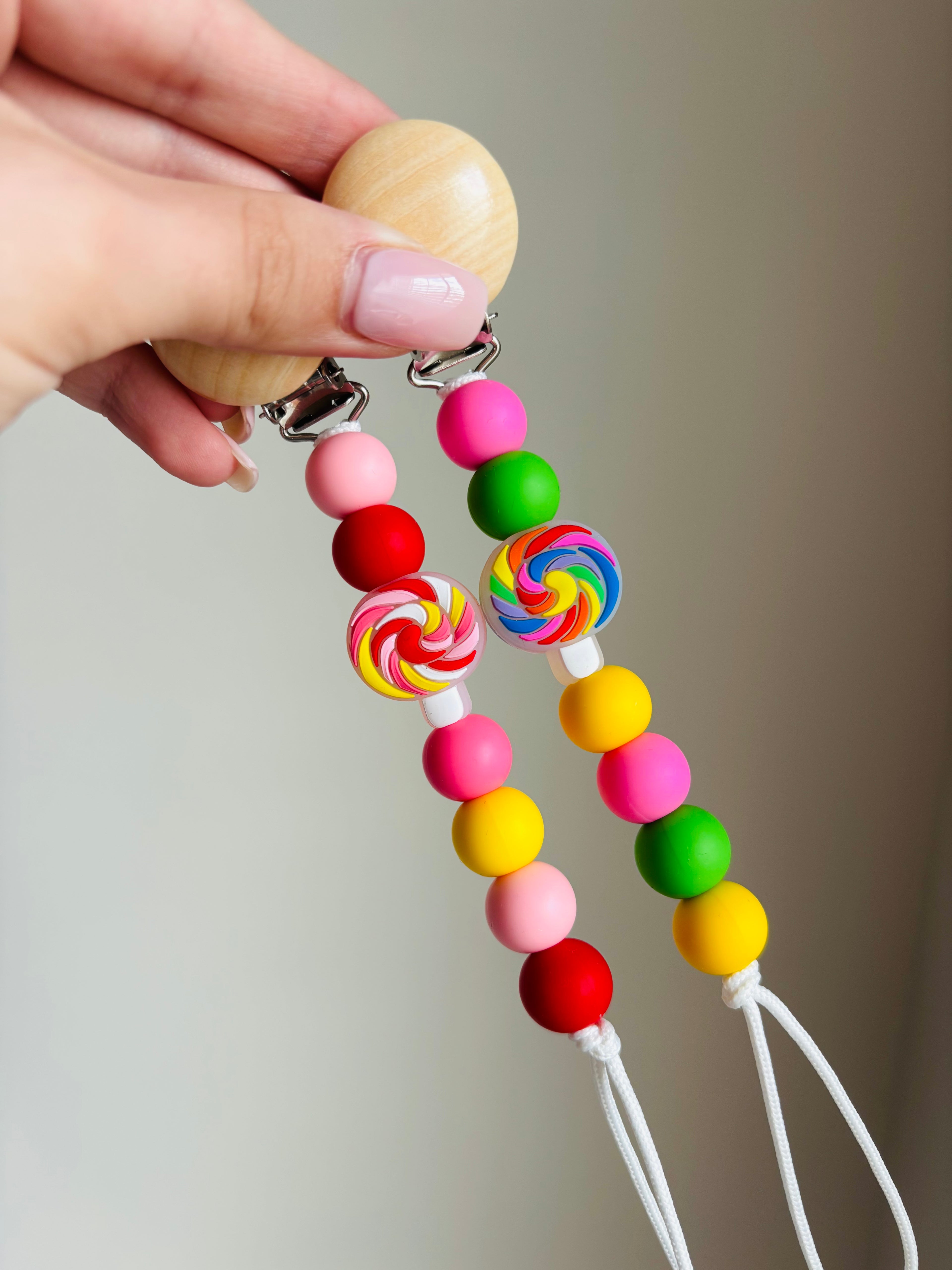 Lollipop Paci Teething Clip