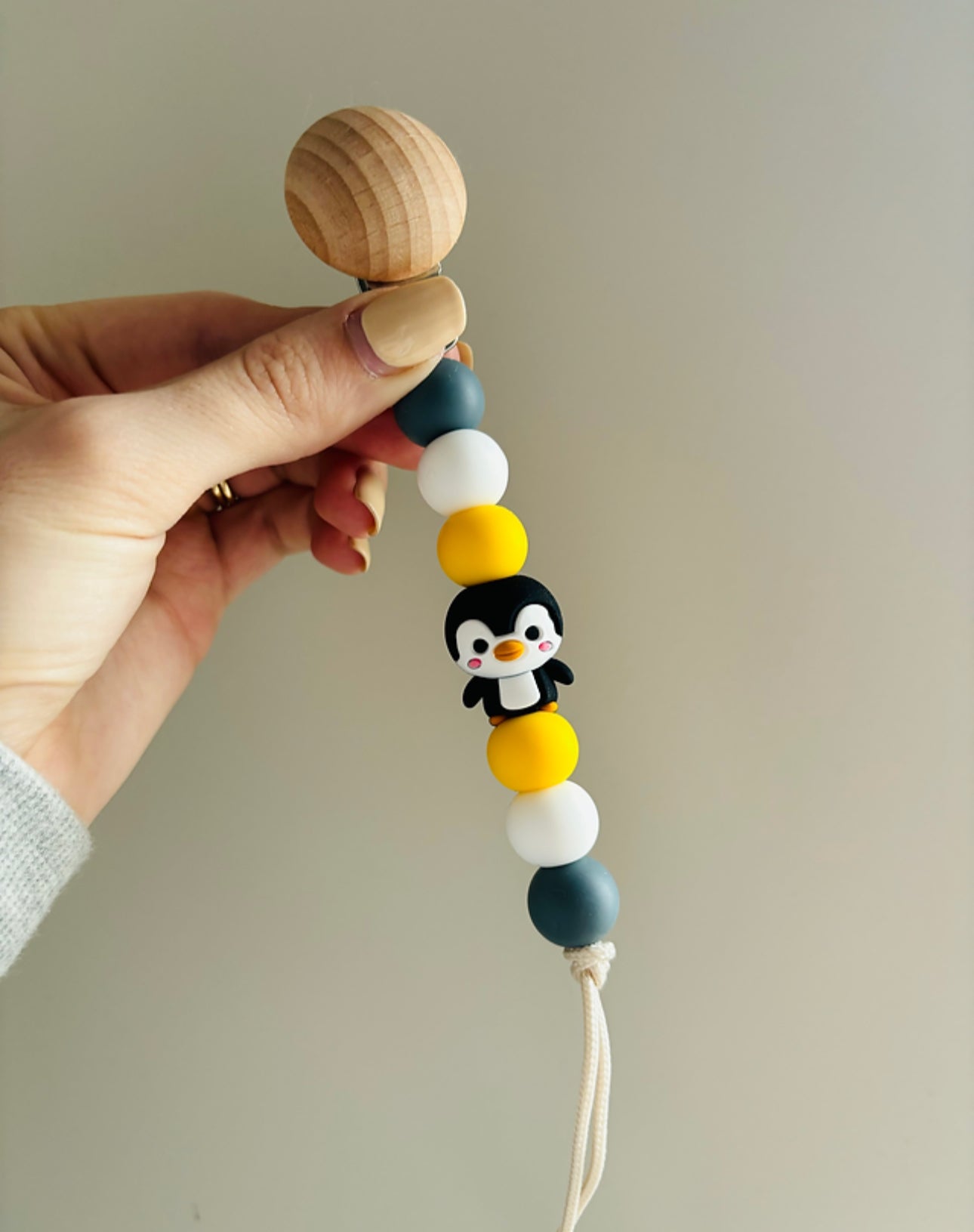 Penguin Paci Teething Clip